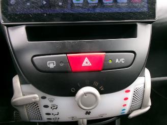 Peugeot 107 1.0 ACTIVE AIRCO 5 DEURS GEEN SCHADE picture 12