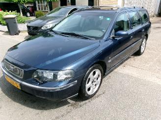 Auto incidentate Volvo V-70 2.4 D5 GEARTRONIC BLACK SAPPHIRE EDITION II 2004/1