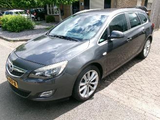 Voiture accidenté Opel Astra 1.4 SPORT CLIMA 2011/4
