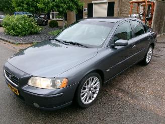 Unfallwagen Volvo S-60 2.4 D 5 MOMENTUM 2005/6