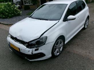 Coche accidentado Volkswagen Polo 1.2 TSI COMFORTLINE  BUSINESS R CLIMA NAVI 2017/4