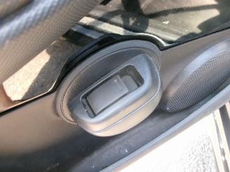 Peugeot 107 1.0 ENVY AIRCO picture 12