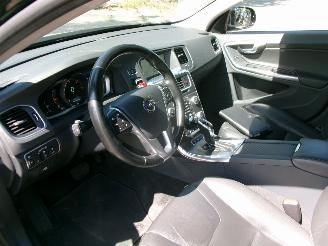 Volvo V-60 2.4 D6 AWD PLUG-IN HYBRID R-DESIGN picture 14