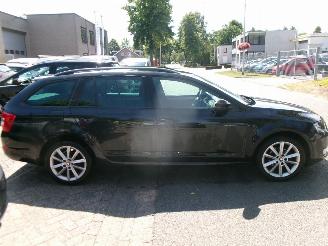 Skoda Octavia 1.6 TDI AUTOMAAT AMBITION BUSINESSLINE picture 5