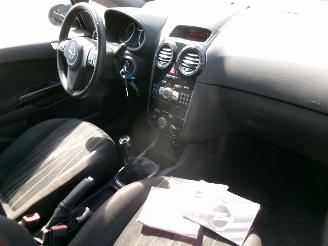 Opel Corsa 1.4-16V 111 EDITION picture 12