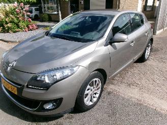 Schadeauto Renault Mégane 1.5 DCI COLLECTION CLIMA NAVI 2013/7