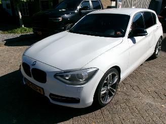 Vaurioauto  passenger cars BMW 1-serie 118 I BUSINEES+ CLIMA NAVI 2012/5