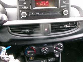 Kia Picanto 1.0 CVVT PLUSLINE AIRCO picture 15