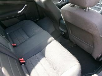 Ford Mondeo 1.6 I PLATINUM CLIMA NAVI GEEN SCHADE picture 9