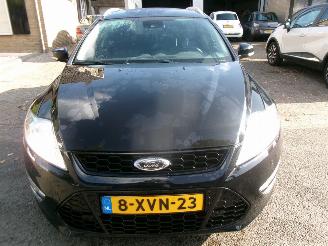 Ford Mondeo 1.6 I PLATINUM CLIMA NAVI GEEN SCHADE picture 3