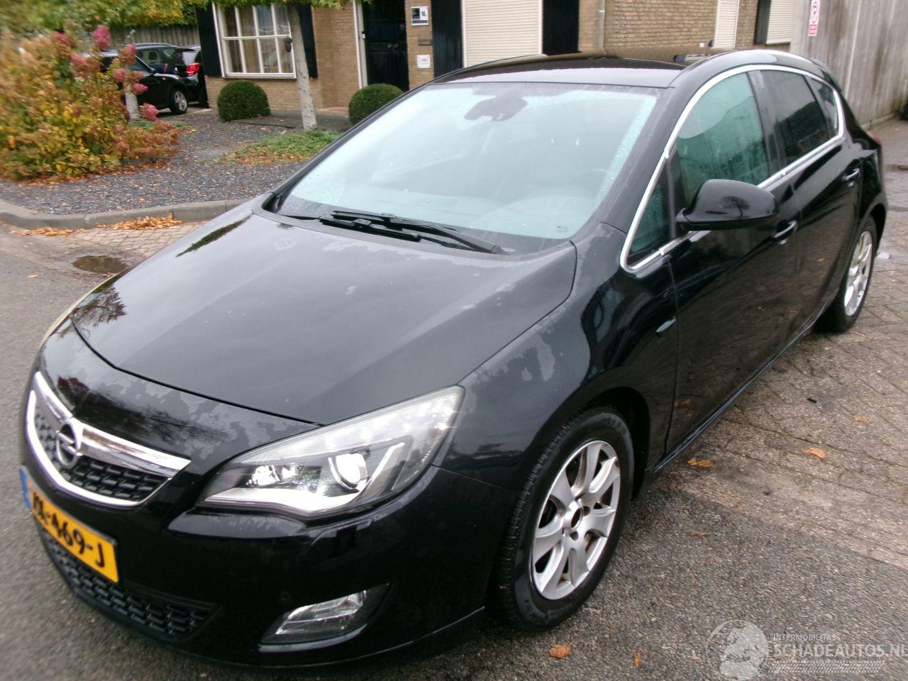 Opel Astra 1.6 TURBO GT CLIMA NAVI