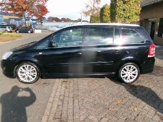 Opel Zafira 2.2 COSMO 7 PERSOONS picture 2