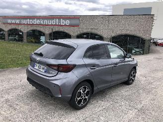 Voiture accidenté MG 3 1.5 HYBRIDE 2024/7