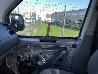 Volkswagen Transporter 2.5 TDI picture 19