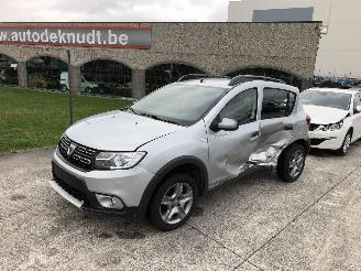 damaged passenger cars Dacia Sandero 0.9 AUTOMATIQUE 2020/6