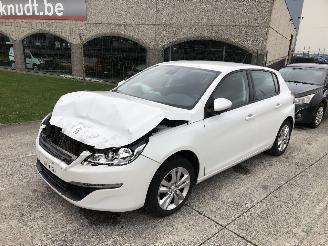 damaged passenger cars Peugeot 308 1.2 2016/4