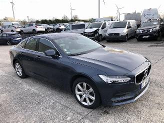 damaged passenger cars Volvo S-90 2.0 D  AUTOMATIQUE 2018/11