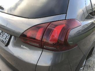 Peugeot 2008 SIGNATURE 1.2 picture 14