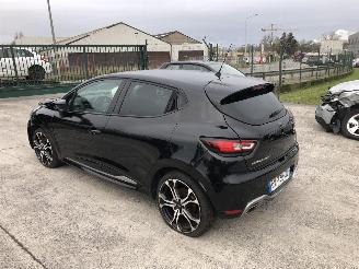 uszkodzony samochody osobowe Renault Clio 1.6 TURBO 2018/2