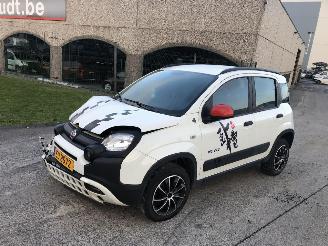 Unfallwagen Fiat Panda 1.0 HYBRIDE 2022/8