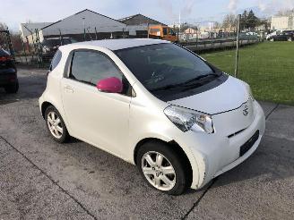skadebil auto Toyota iQ 1.0 2010/2