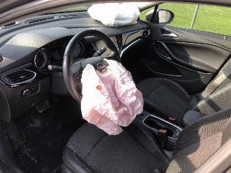 Opel Astra 1.6 CDTI AUTOMATIQUE picture 5