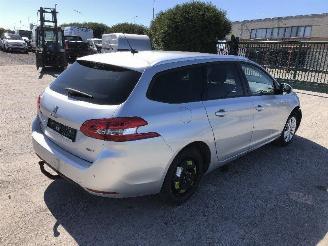 Peugeot 308 break 1.2 TURBO picture 2