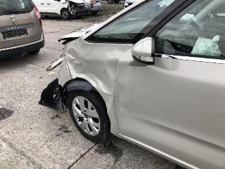 Citroën C4-picasso 1.2 turbo FEEL picture 15