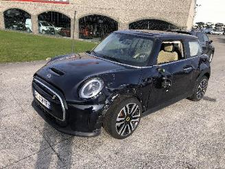 damaged passenger cars Mini Mini E cooper S 2021/2