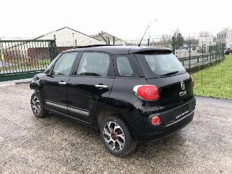 Vaurioauto  passenger cars Fiat 500L 1.4 I 2016/9