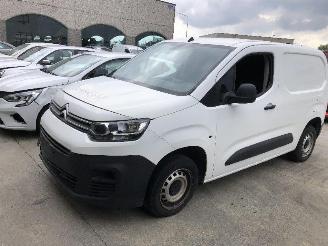 Vaurioauto  passenger cars Citroën Berlingo 1.5 hdi 2020/11
