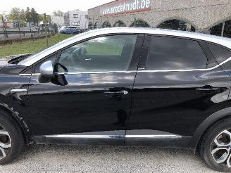 Renault Captur E-TECH HYBRID picture 16