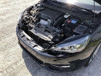 Peugeot 308 SW  1.2 T picture 20