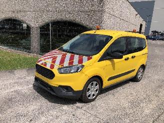 uszkodzony samochody osobowe Ford Tourneo Courier 1.0 TREND 2019/8