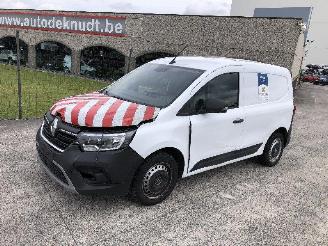 Damaged car Renault Kangoo 1.5 DCI   3 PLACES 2024/2