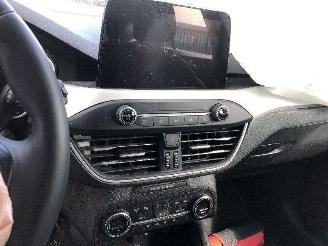 Ford Focus 1.0 TURBO BREAK picture 14