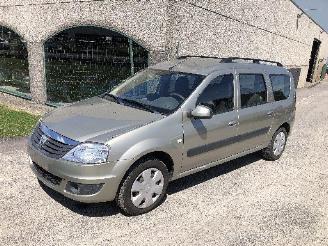 Damaged car Dacia Logan 1.5 DCI 2011/5