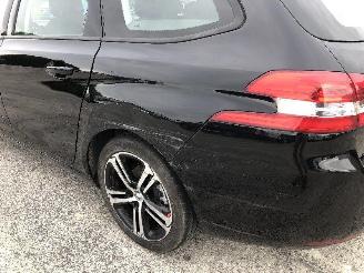 Peugeot 308 SW  1.2 picture 9