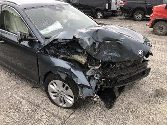 Skoda Octavia 2.0 TDI BREAK picture 5