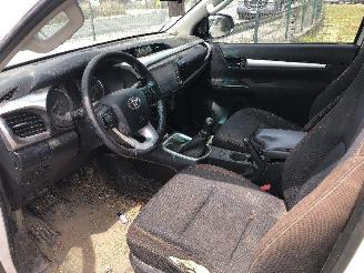 Toyota Hilux 2.4 D4D picture 5