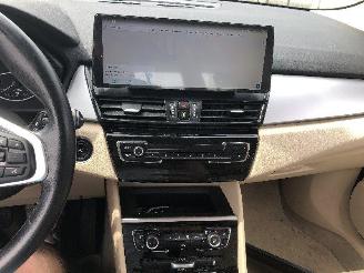 BMW 2-serie 216 d ADVANTAGE picture 12