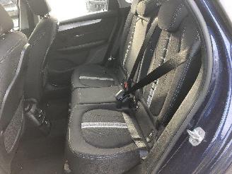 BMW 2-serie 216 d active tourer picture 17