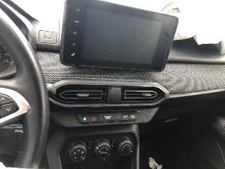 Dacia Sandero 1.0 picture 17