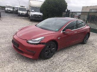 uszkodzony samochody osobowe Tesla Model 3  2019/2
