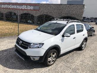 uszkodzony samochody osobowe Dacia Sandero 0.9 TURBO   STEPWAY 2015/4