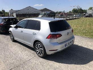 Schadeauto Volkswagen Golf 1.0TSI  SOUND 2018/5