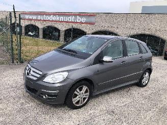 Damaged car Mercedes B-klasse 200 CDI 2010/3