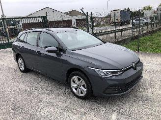 damaged passenger cars Volkswagen Golf Golf VIII 1.0 AUTOMATIQUE 2023/5