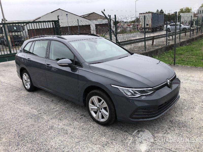 Volkswagen Golf VIII 1.0 eTSI AUTOMATIQUE