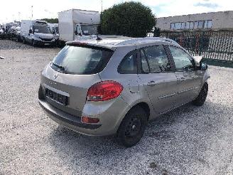 Renault Clio 1.5 dci picture 2